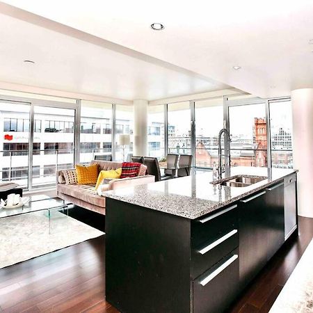 Victoria'S Best Location 2 Bedroom Luxe Condo Kültér fotó